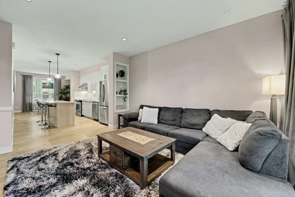 1708 King George Boulevard #8