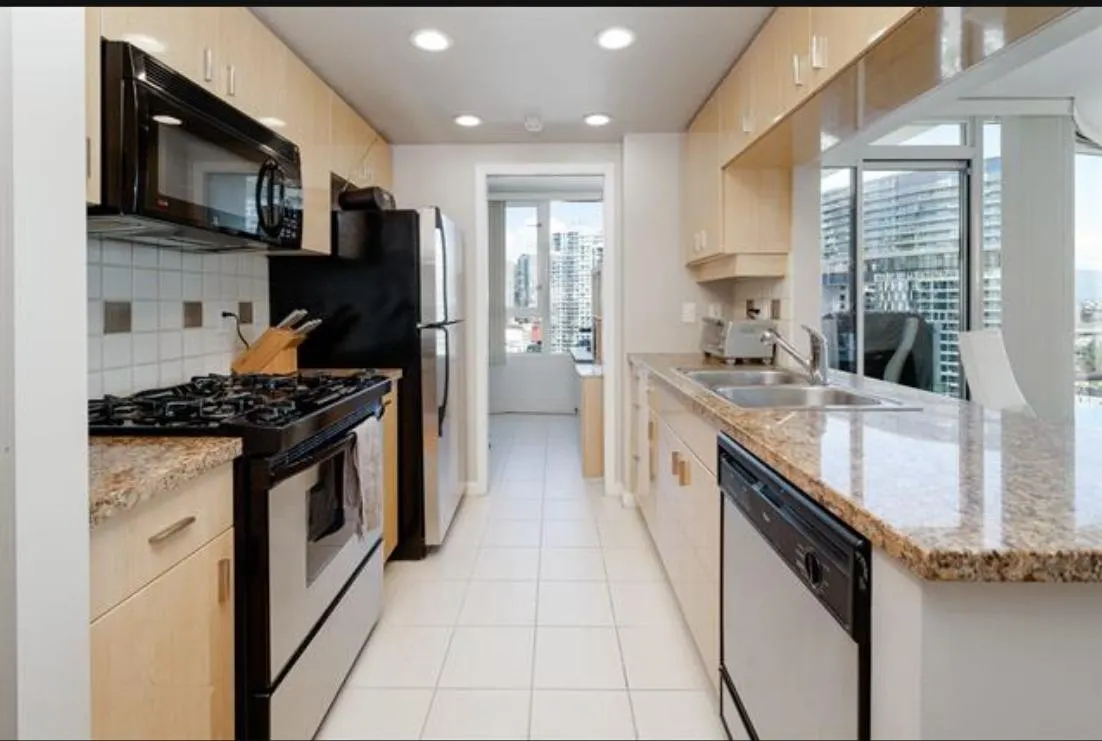 1067 Marinaside Crescent #1907