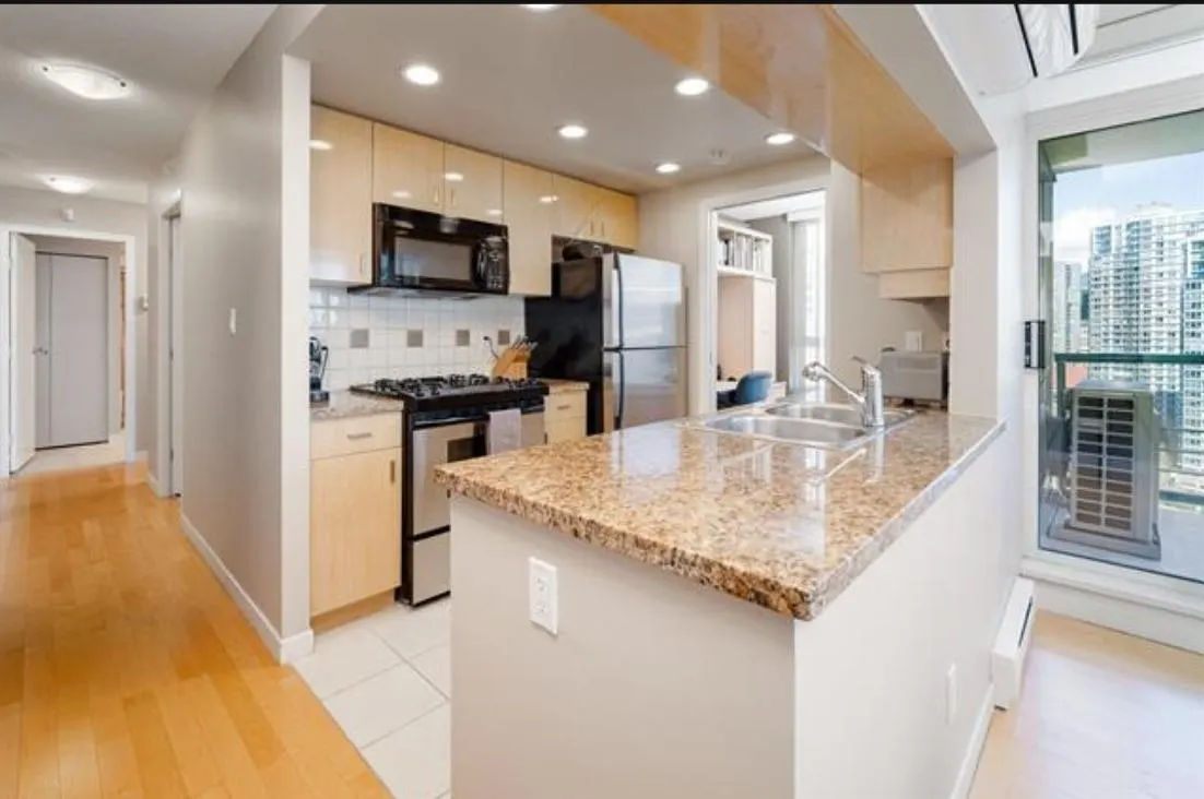 1067 Marinaside Crescent #1907