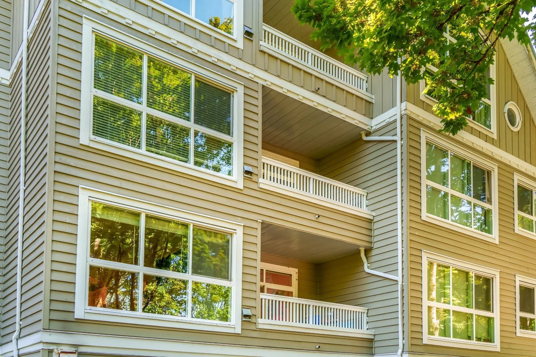 5900 Dover Crescent #205