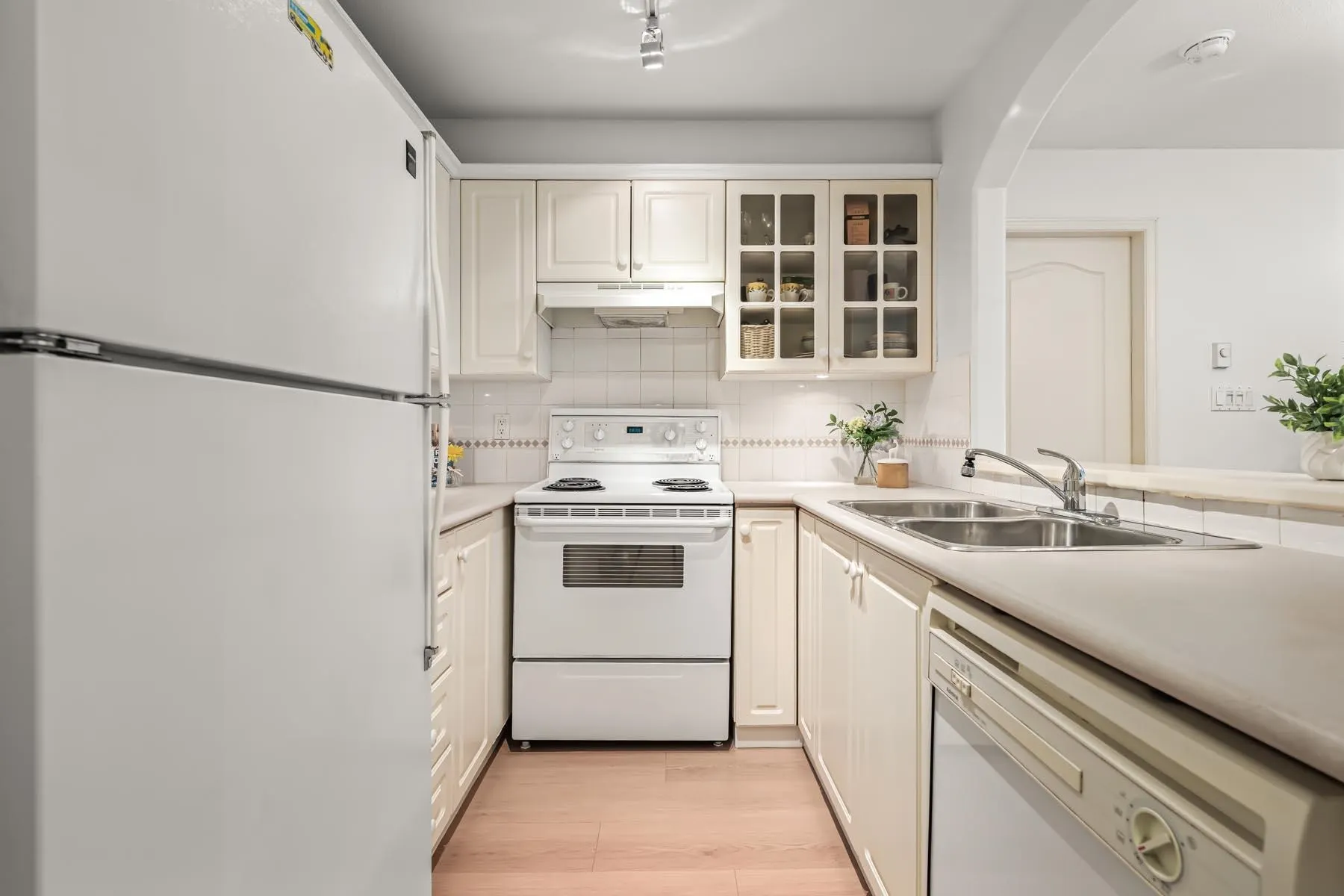 5900 Dover Crescent #205