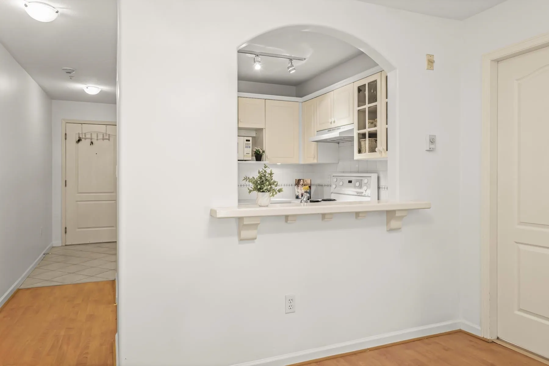 5900 Dover Crescent #205