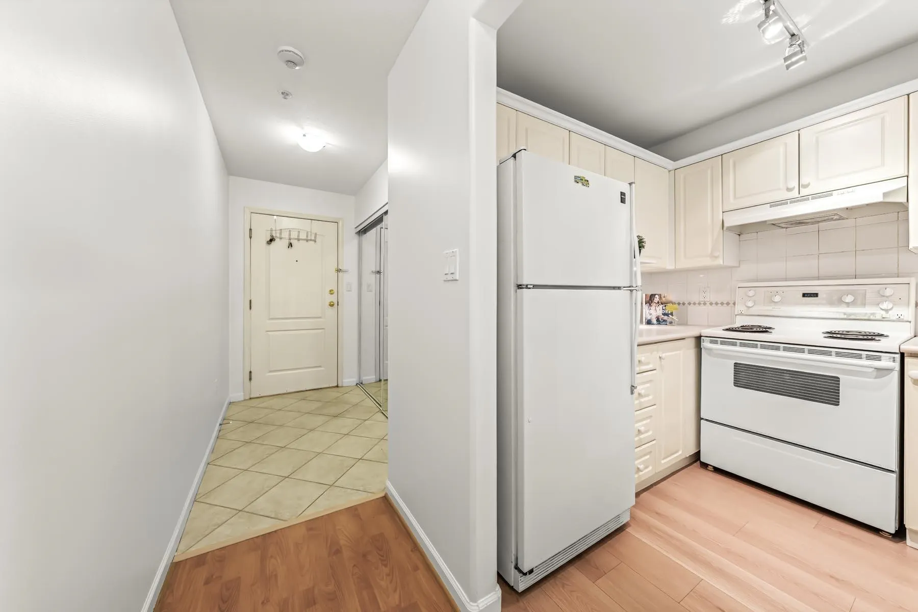 5900 Dover Crescent #205