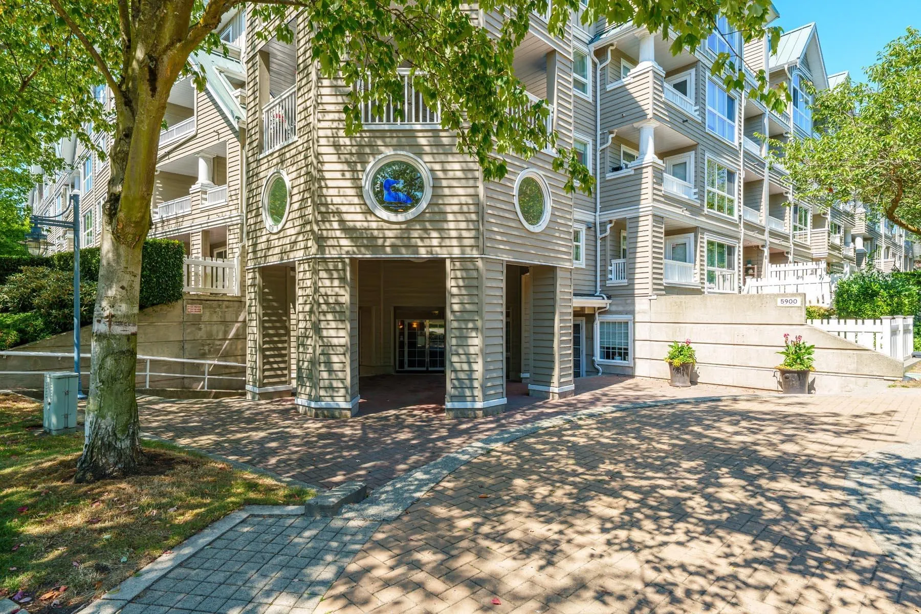5900 Dover Crescent #205