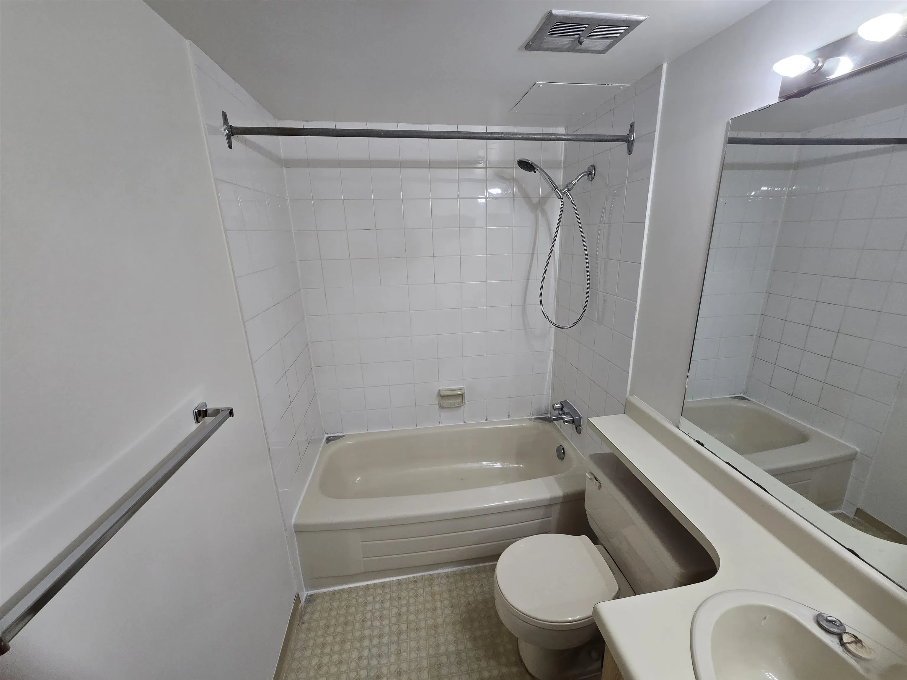 8400 Ackroyd Road #216