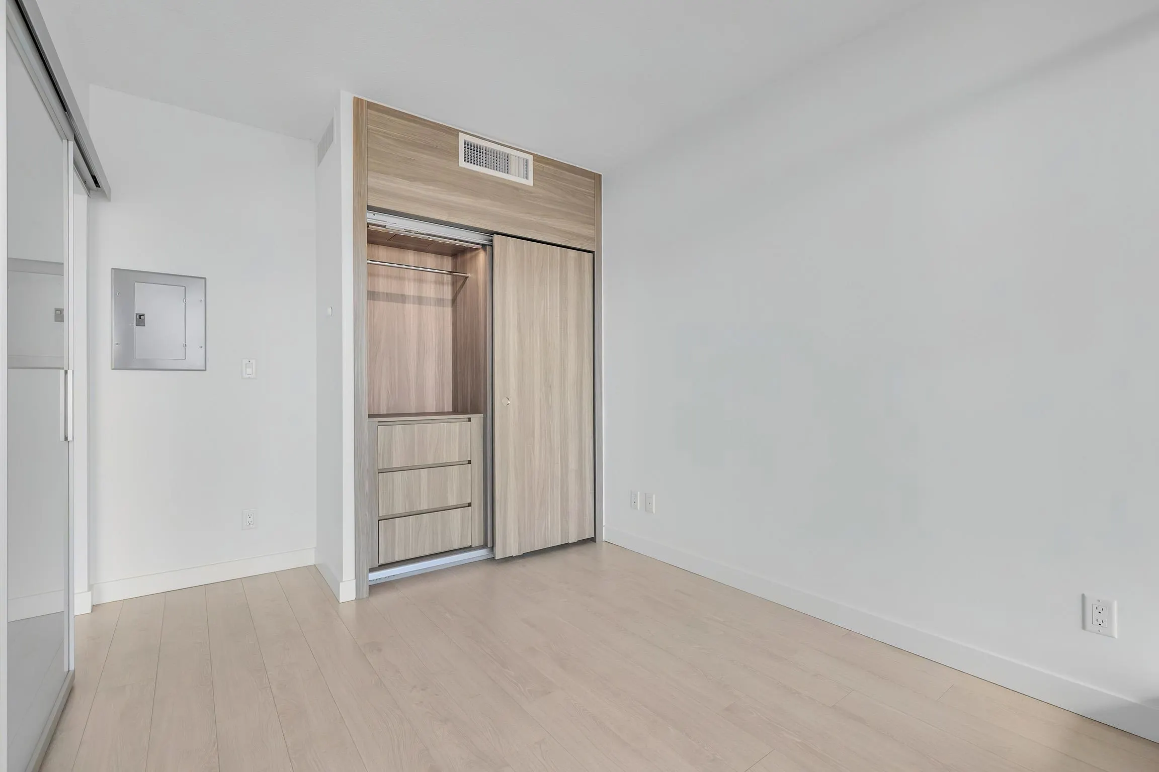4720 Lougheed Highway #4205
