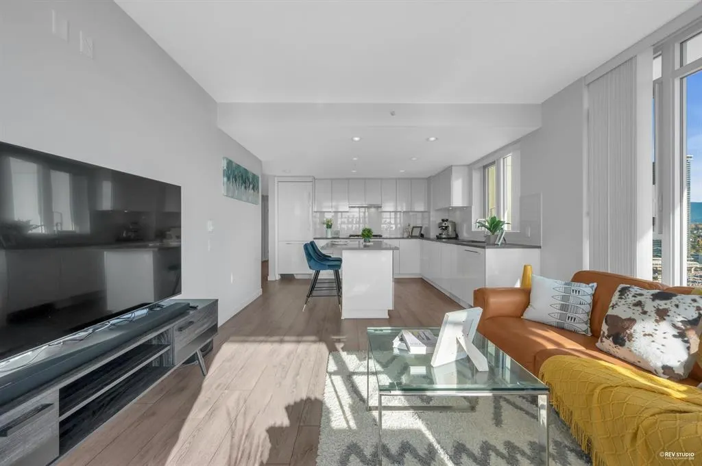 2388 Madison Avenue #3301