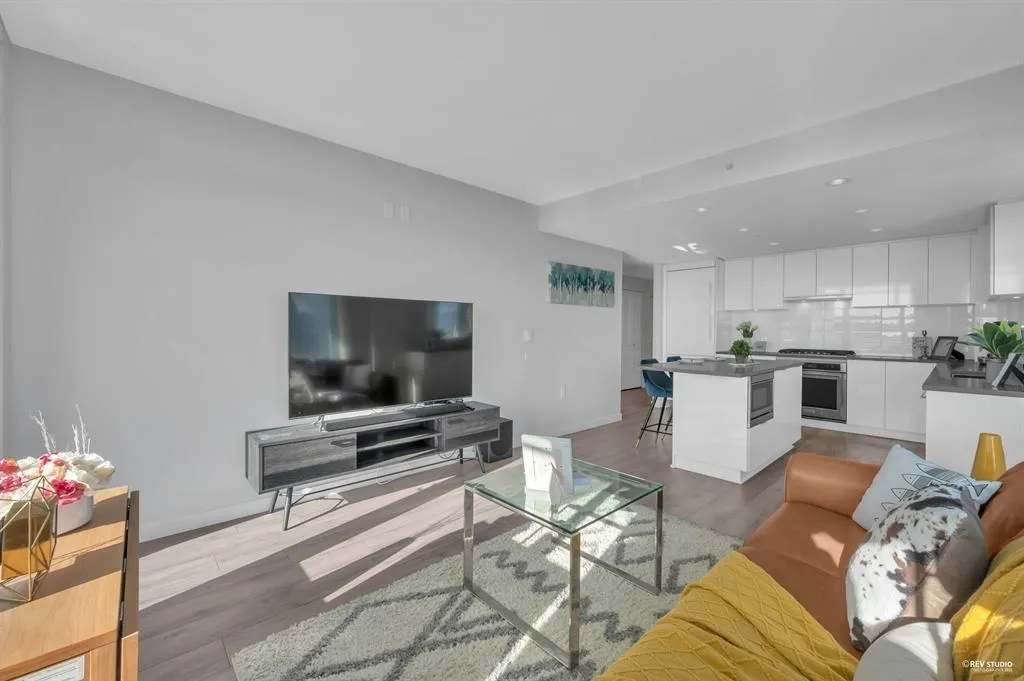 2388 Madison Avenue #3301