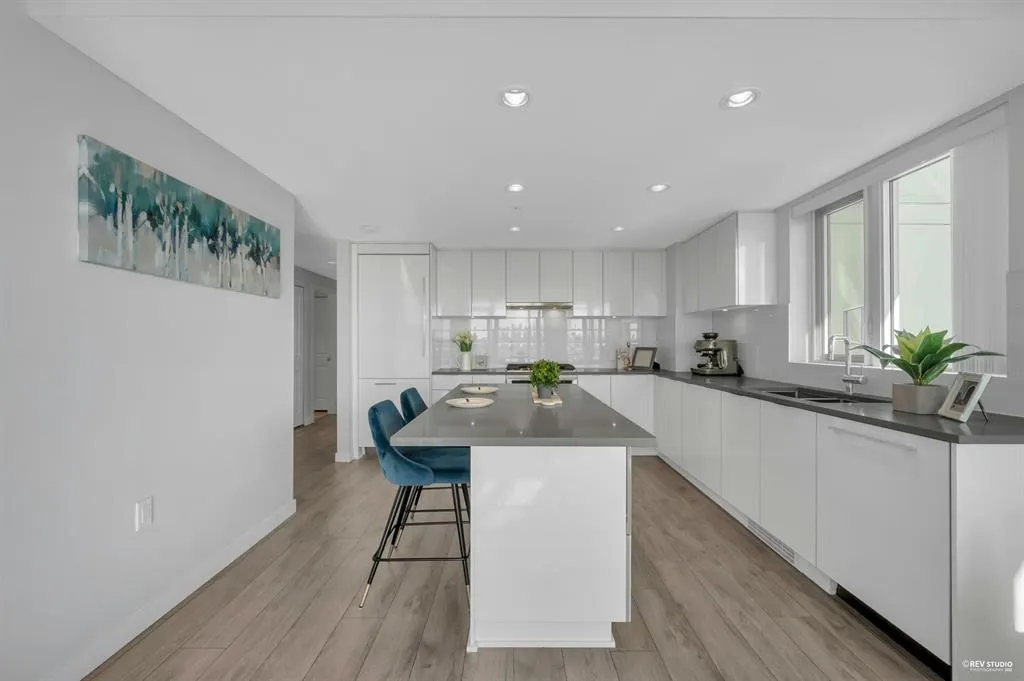 2388 Madison Avenue #3301