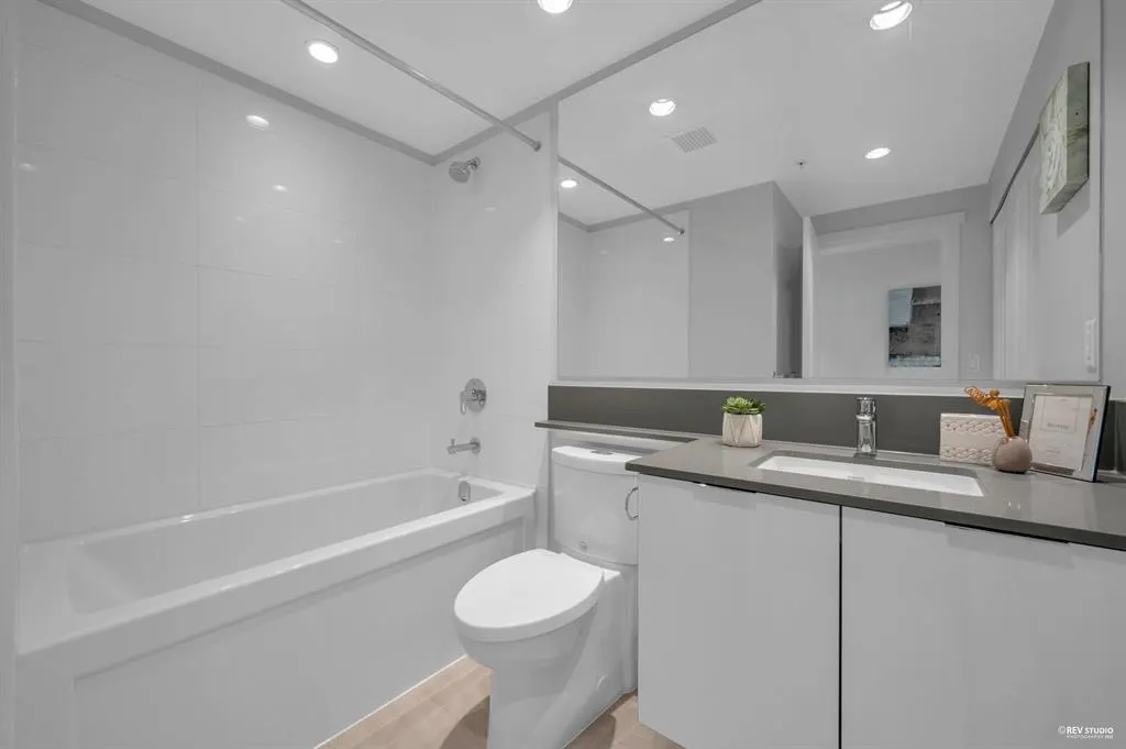 2388 Madison Avenue #3301
