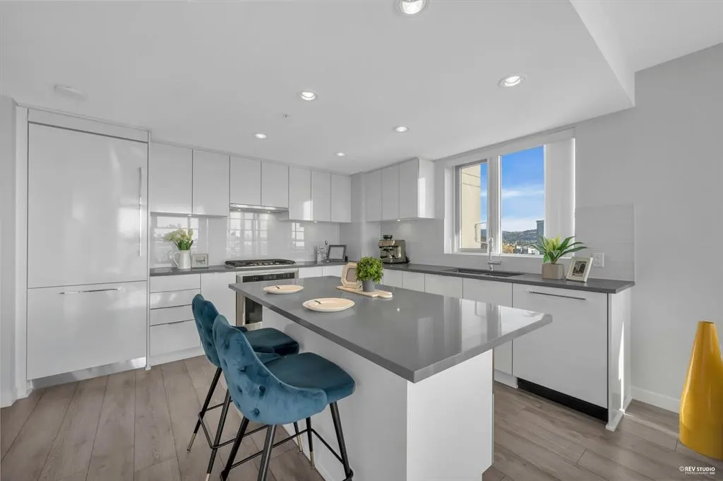 2388 Madison Avenue #3301