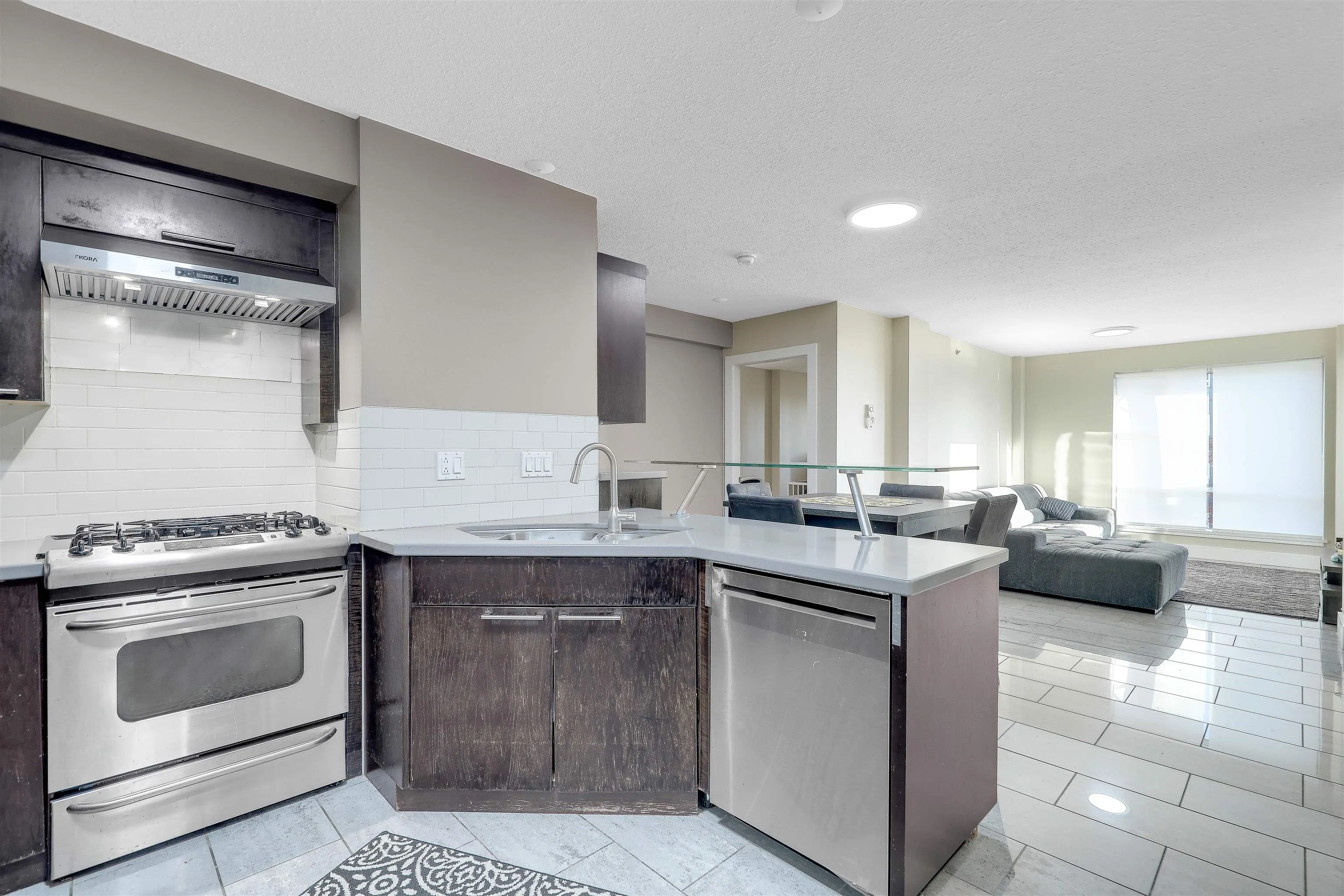 3811 Hastings Street #206