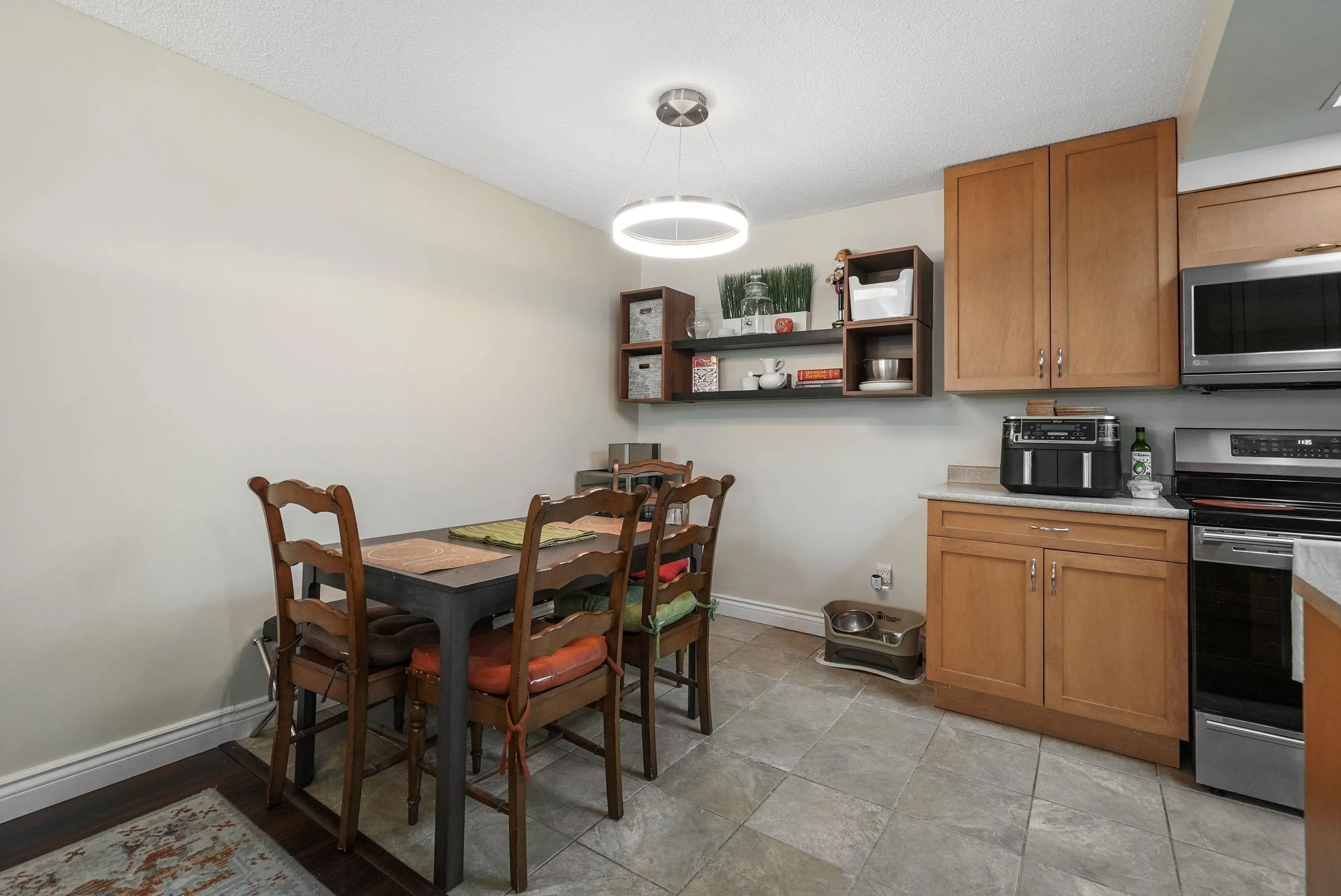 444 E 6th Avenue #201