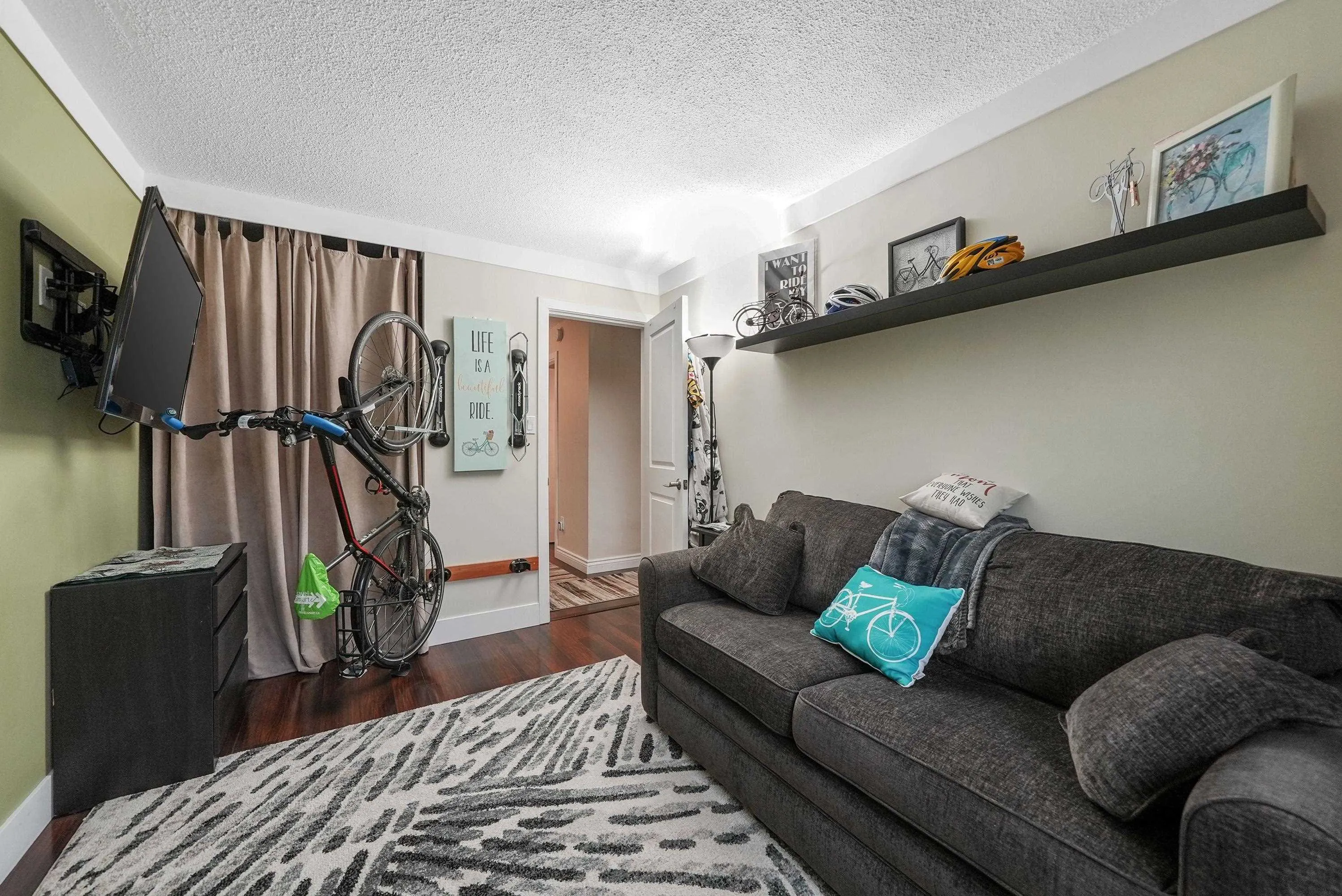 444 E 6th Avenue #201