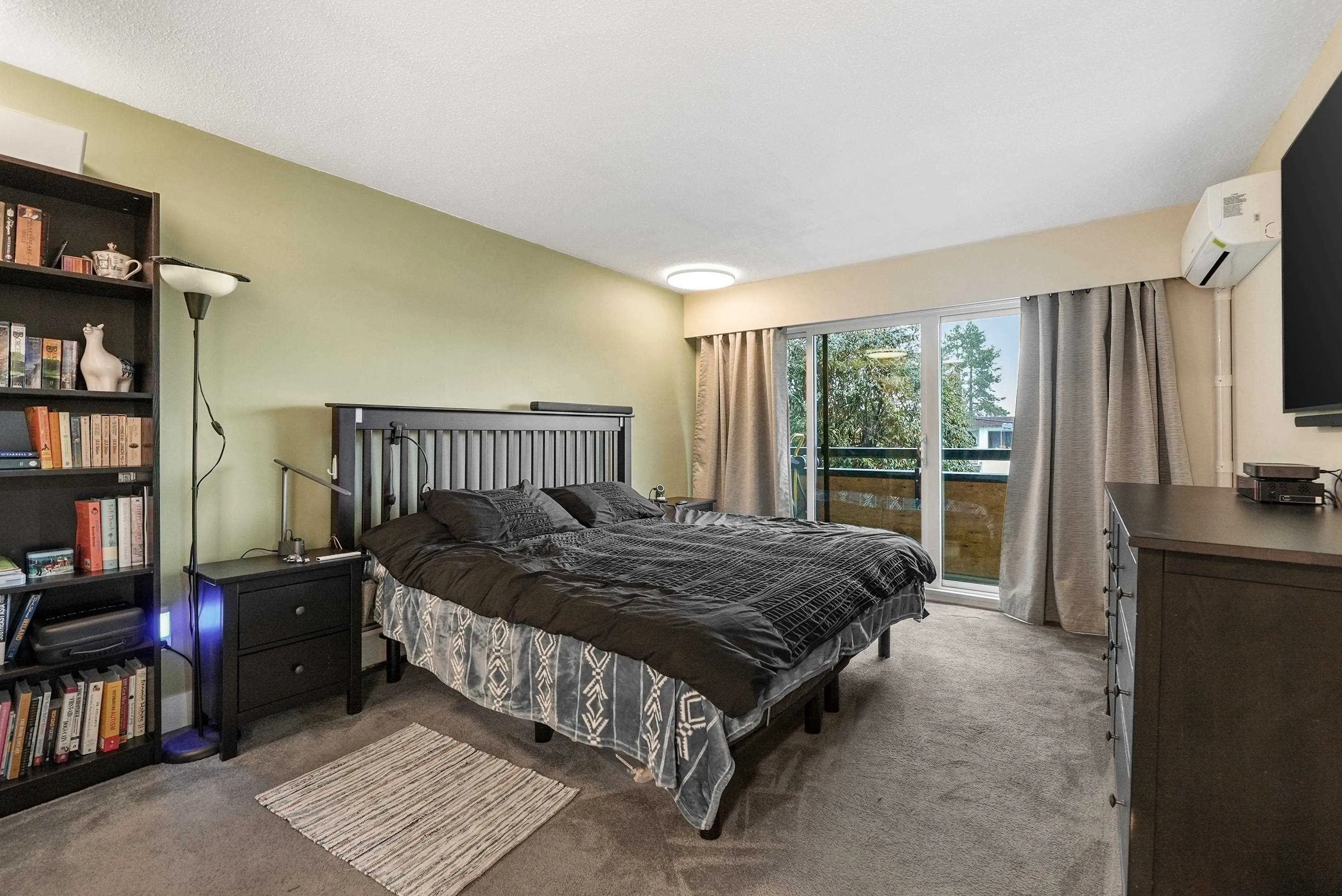 444 E 6th Avenue #201