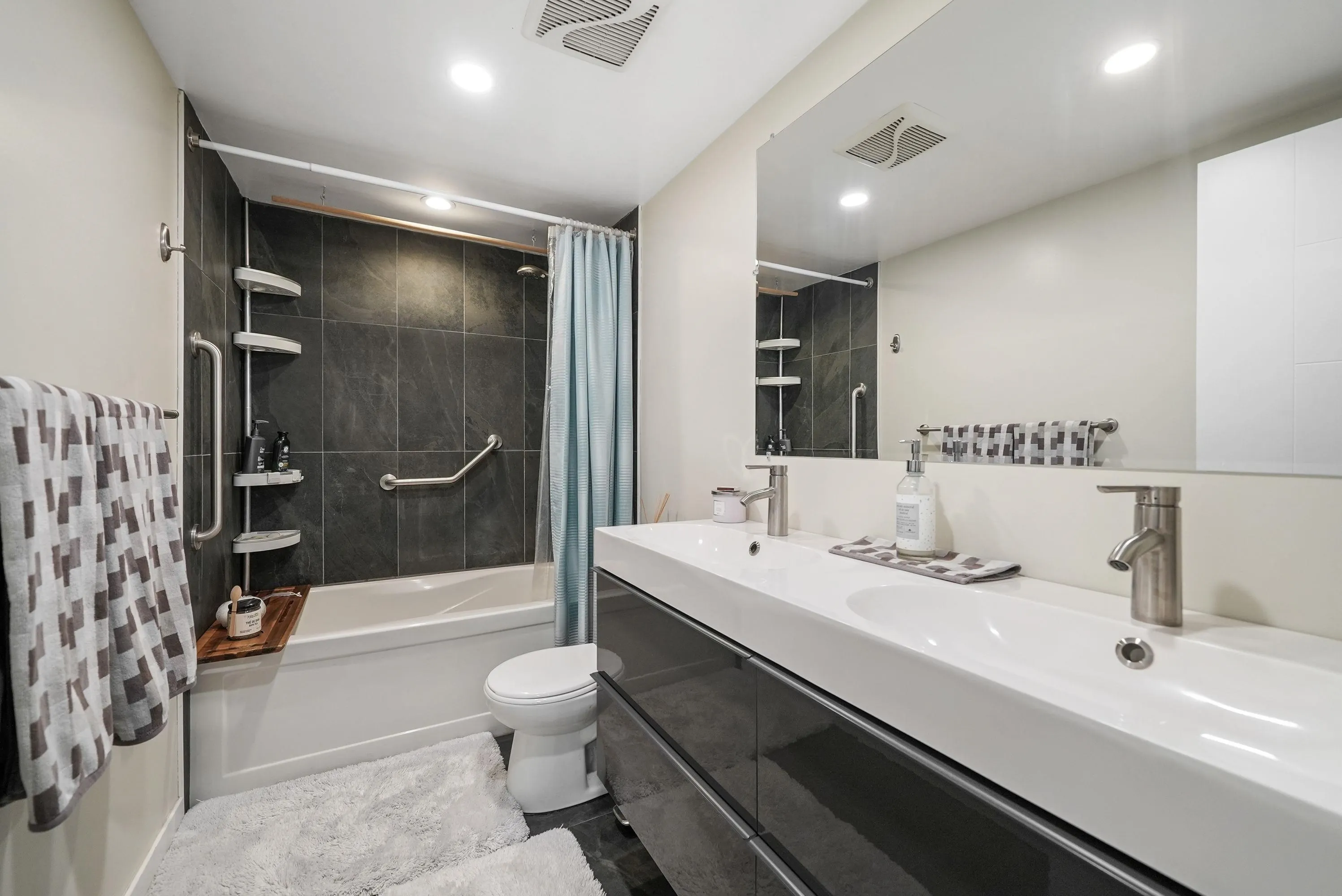 444 E 6th Avenue #201