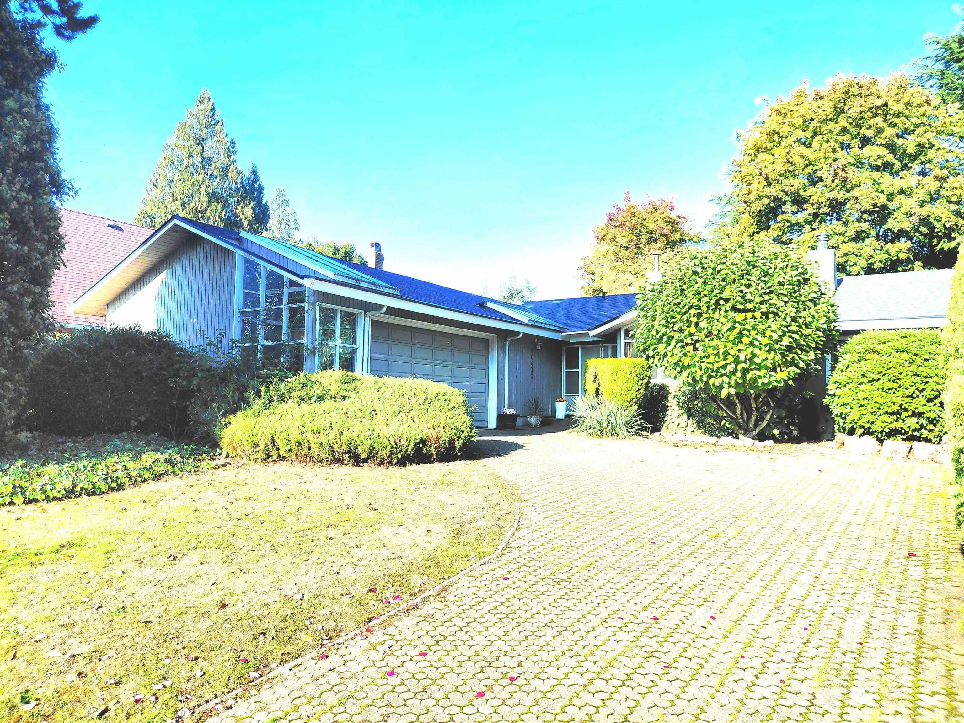 10430 Fraserglen Drive