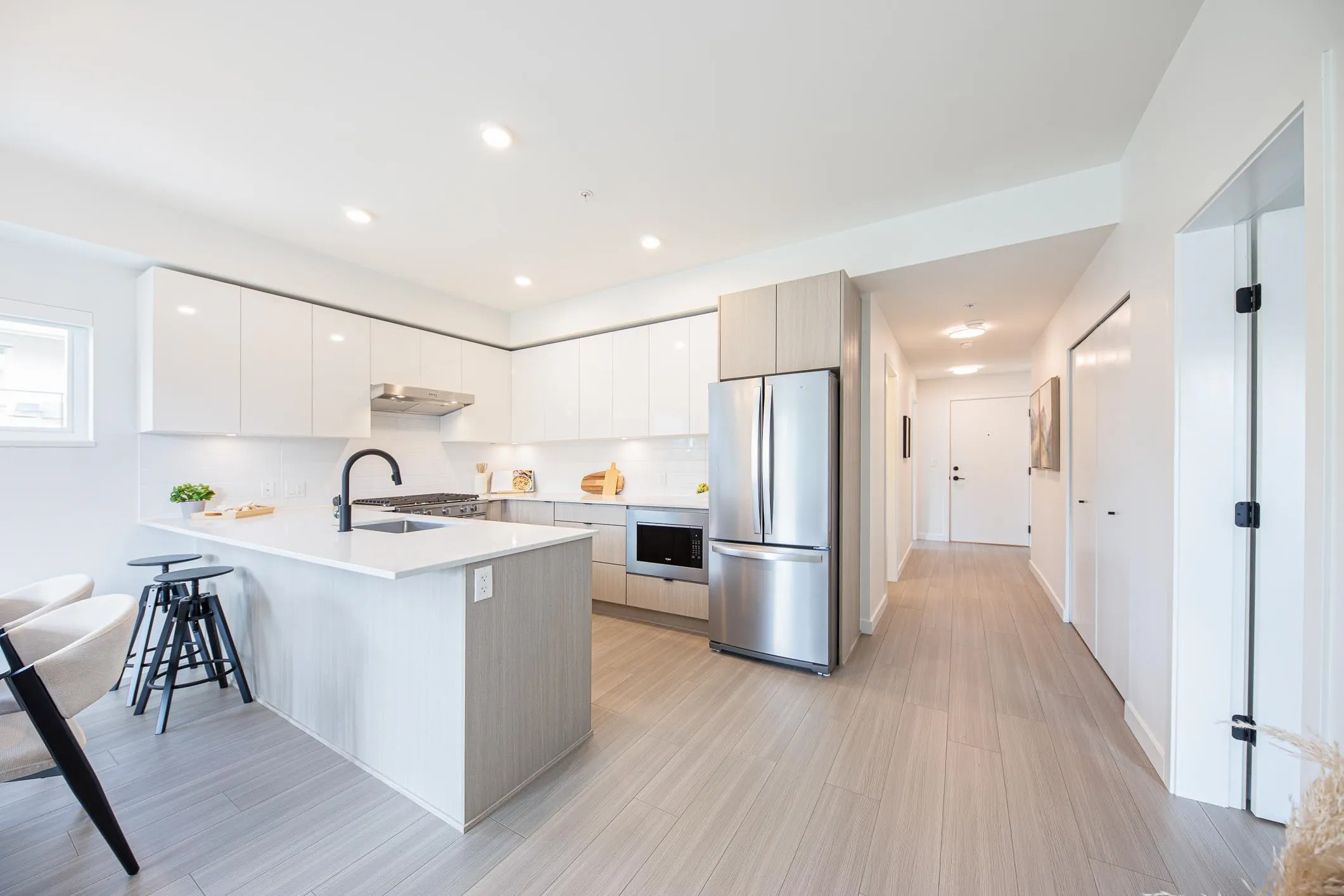 2277 Hawthorne Avenue #202