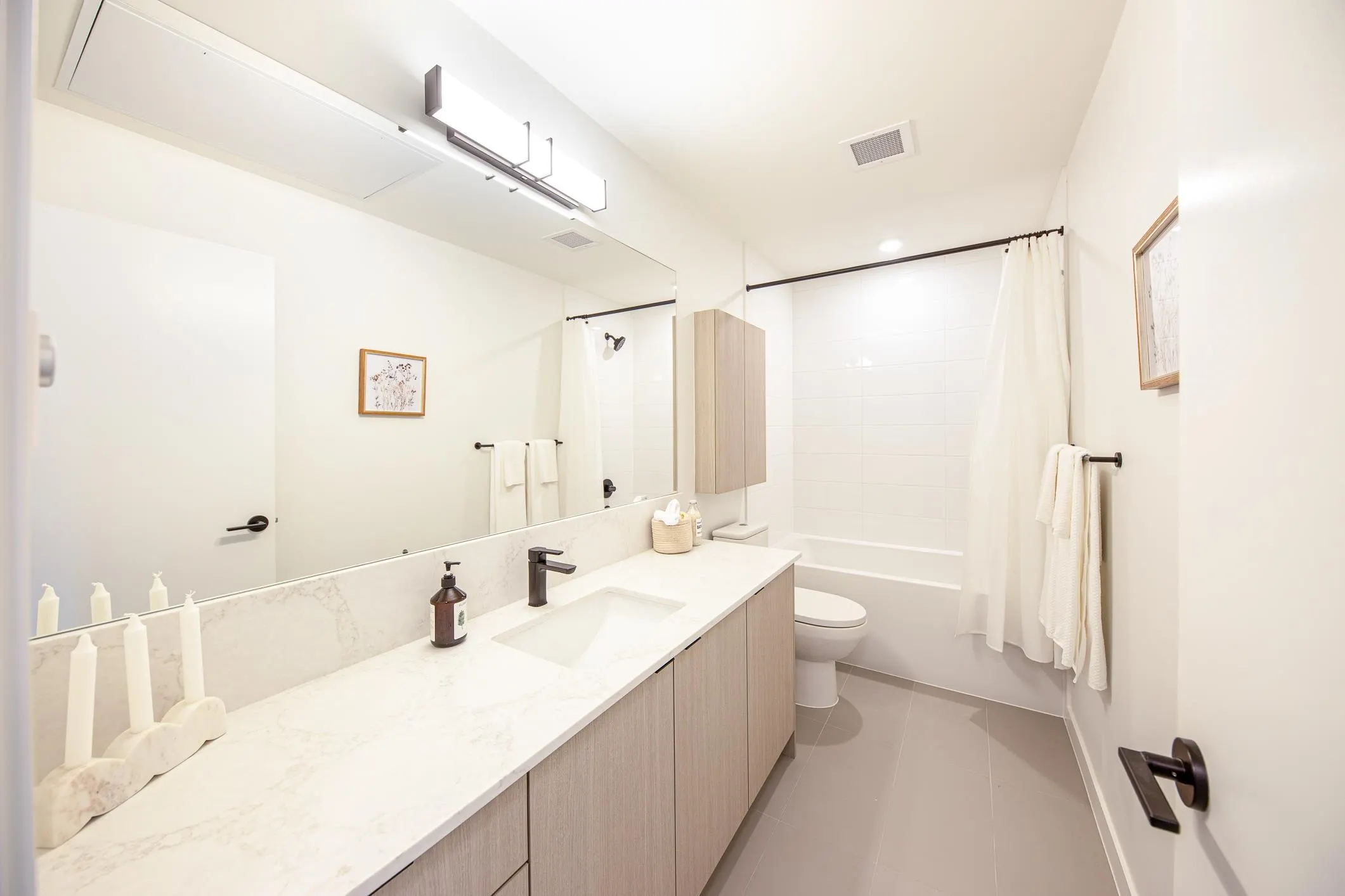 2277 Hawthorne Avenue #202