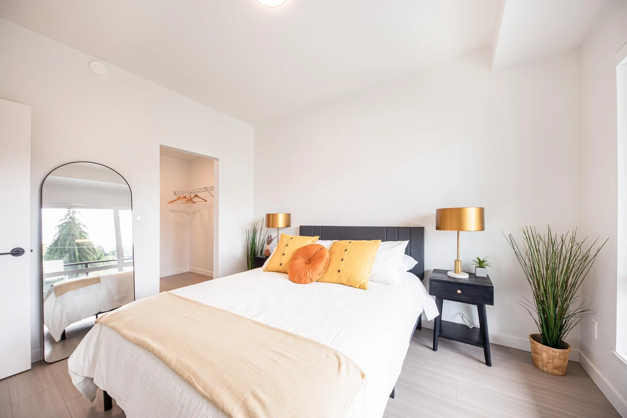 2277 Hawthorne Avenue #202