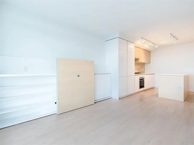 652 Whiting Way #2003