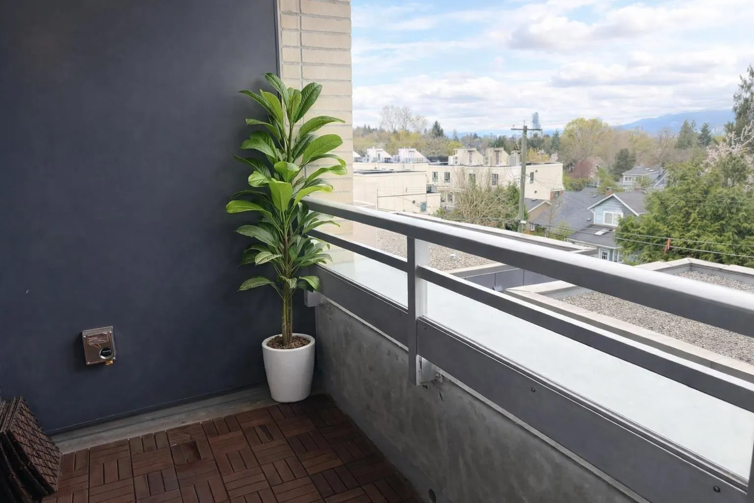 523 W King Edward Avenue #302