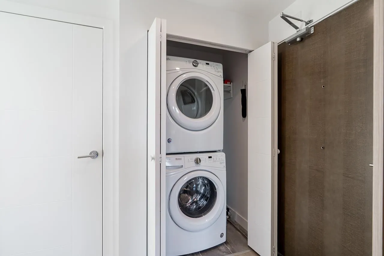 523 W King Edward Avenue #302