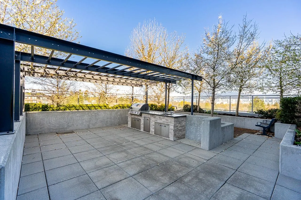 523 W King Edward Avenue #302