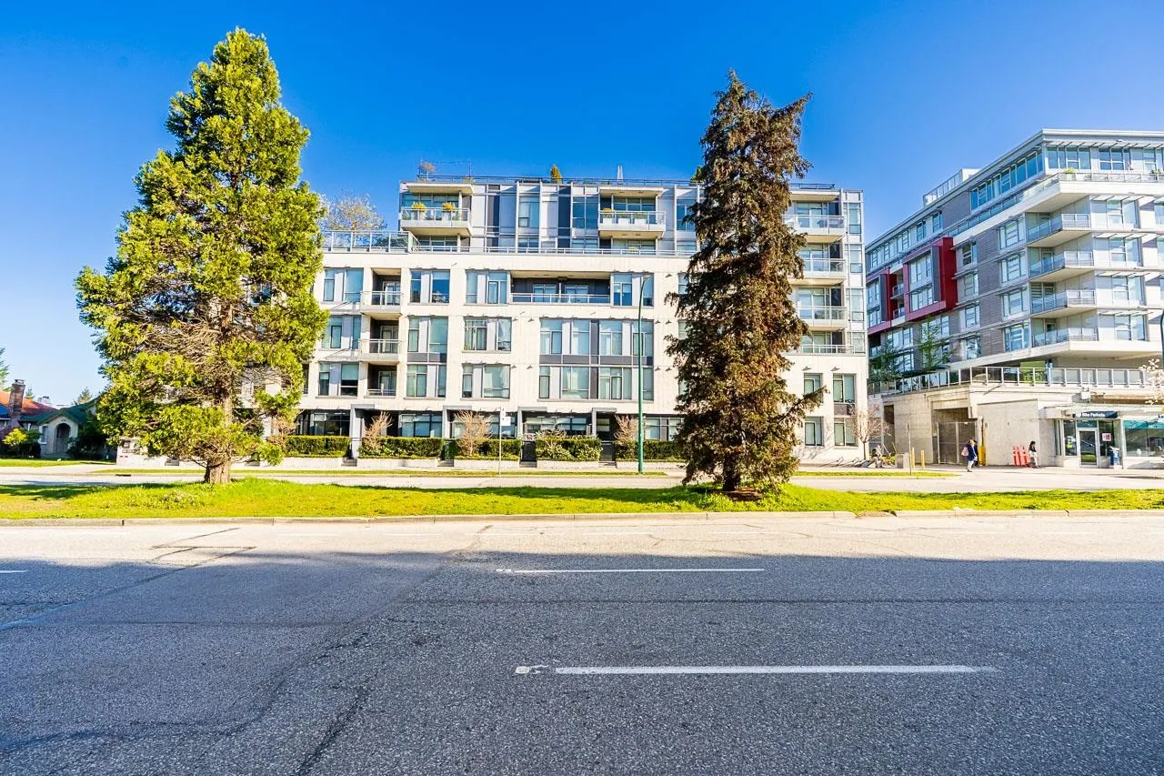 523 W King Edward Avenue #302