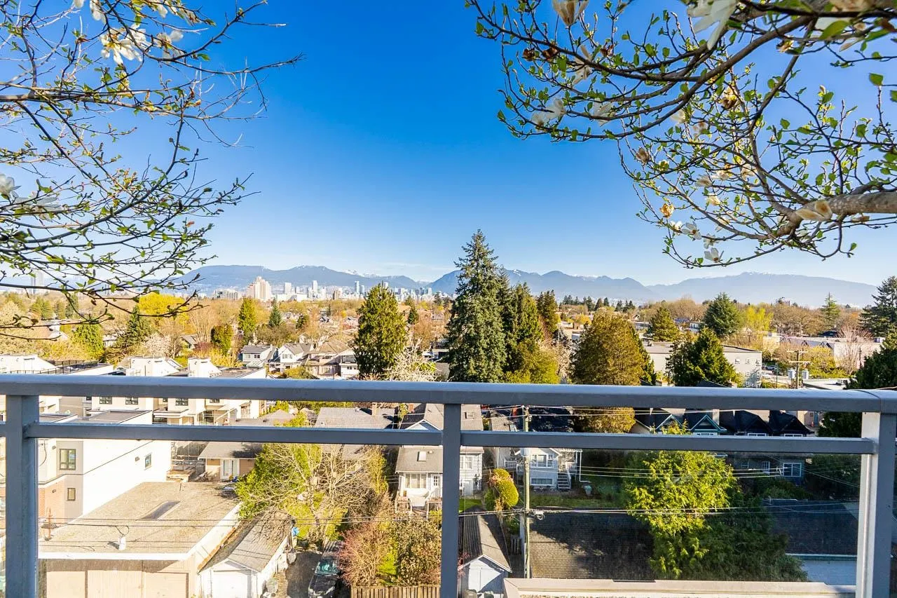523 W King Edward Avenue #302