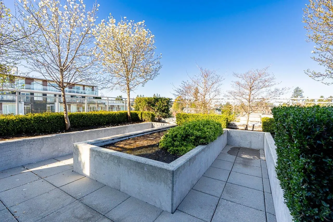 523 W King Edward Avenue #302