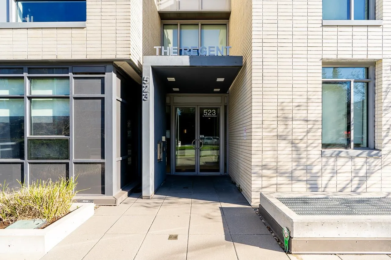 523 W King Edward Avenue #302