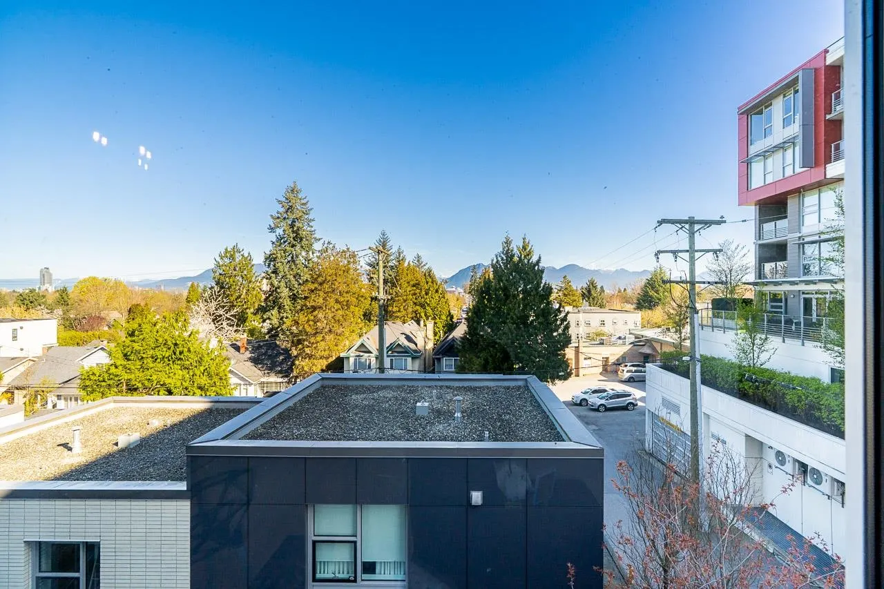 523 W King Edward Avenue #302