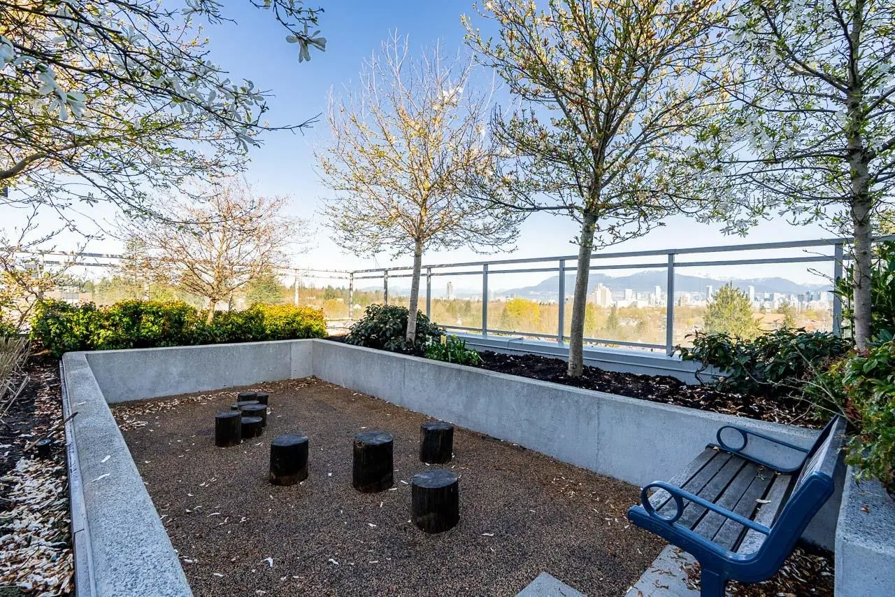 523 W King Edward Avenue #302