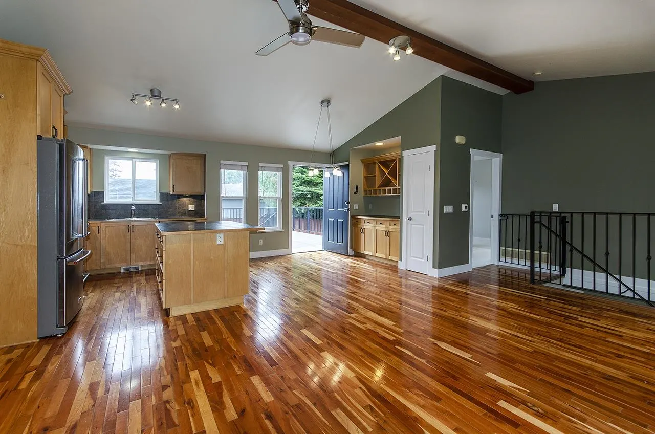 1032 Glenayre Drive