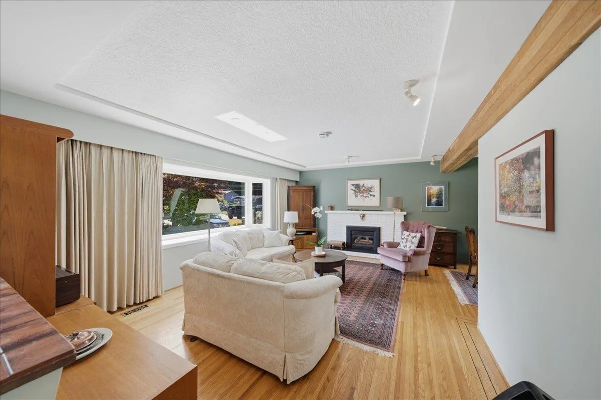 1388 Cambridge Drive