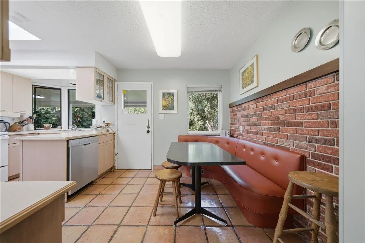 1388 Cambridge Drive