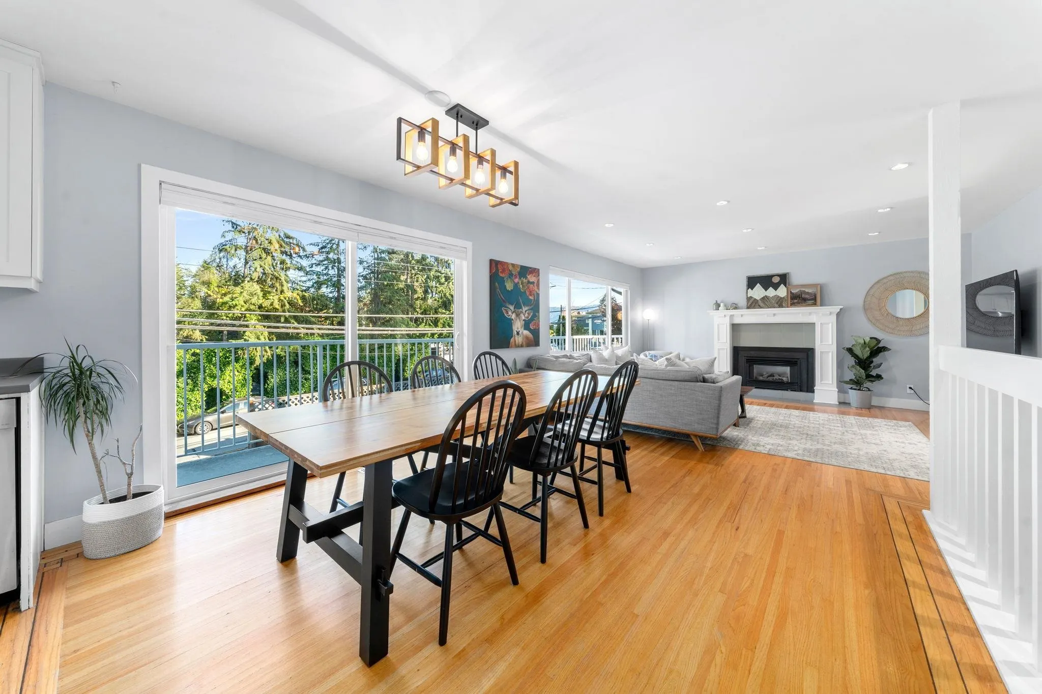 1147 Deep Cove Road