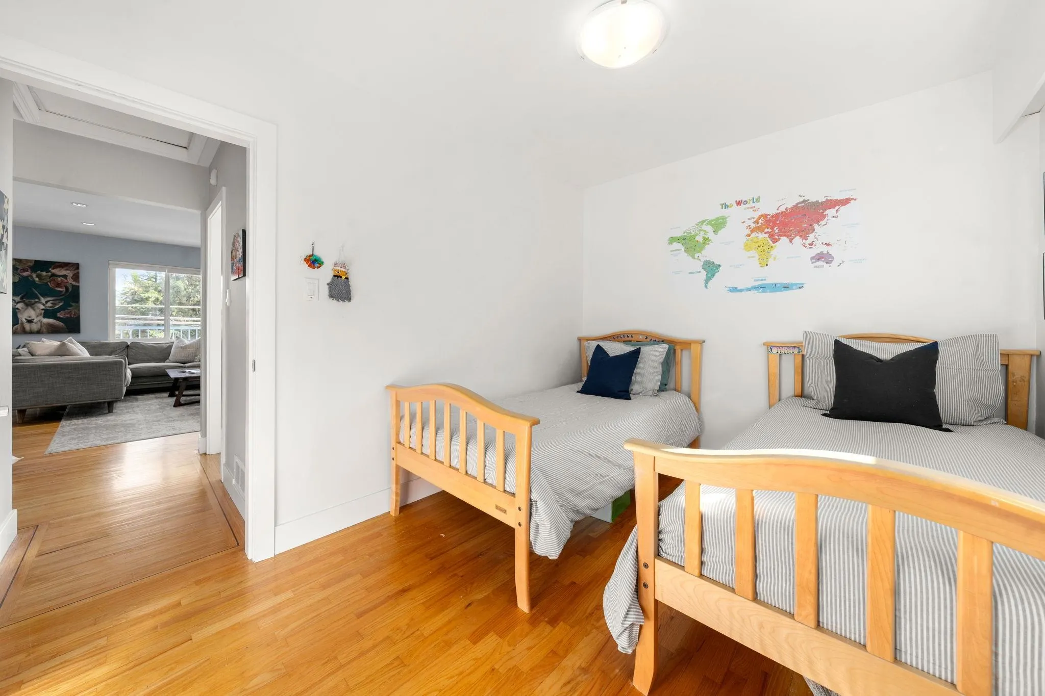 1147 Deep Cove Road