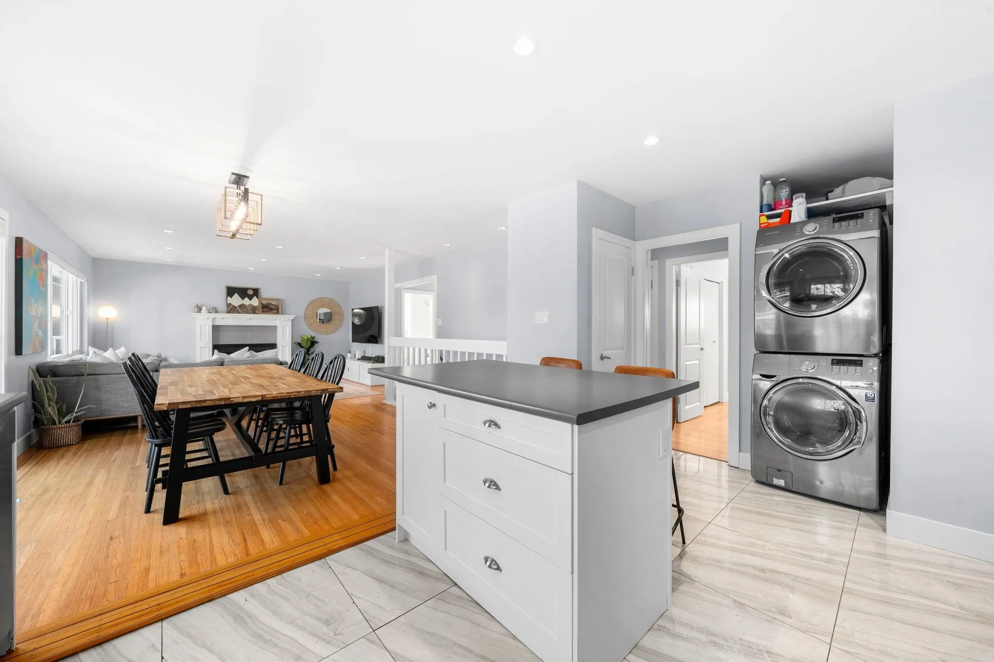 1147 Deep Cove Road