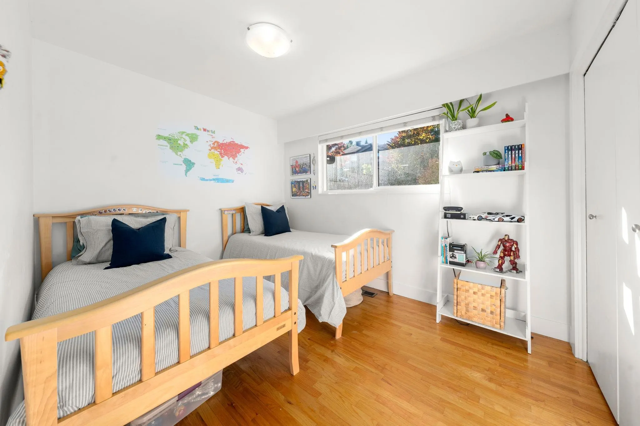 1147 Deep Cove Road