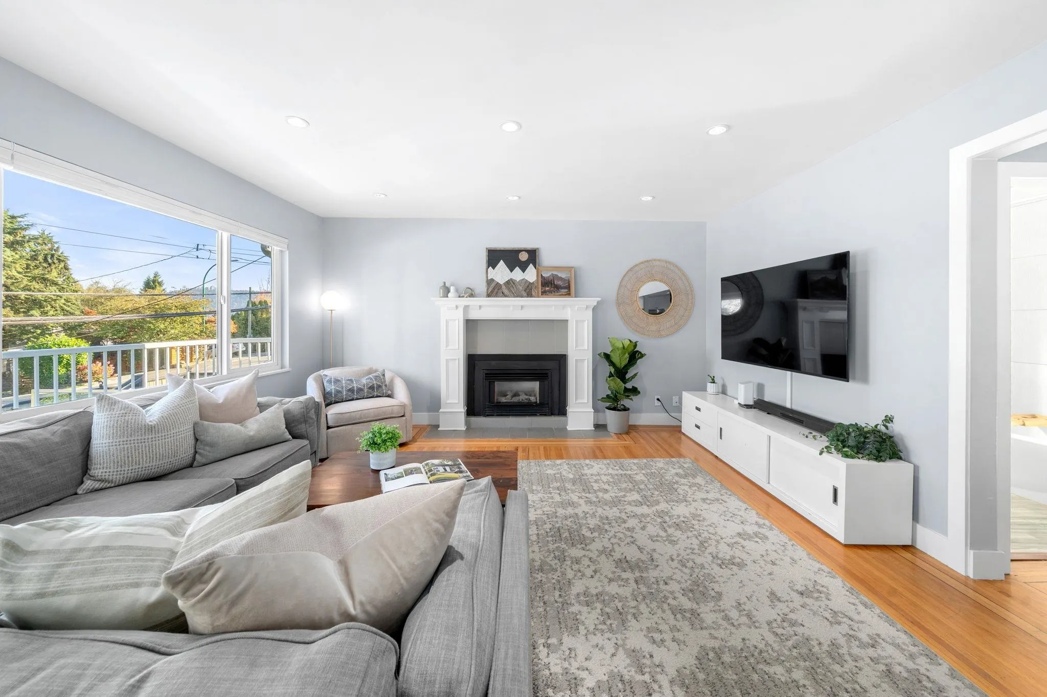 1147 Deep Cove Road