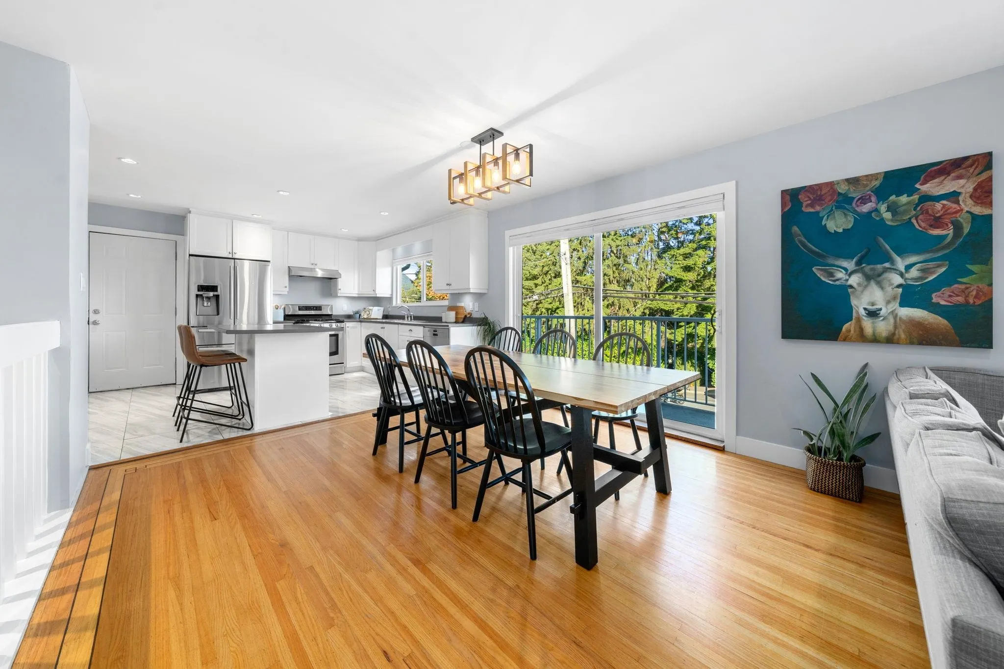 1147 Deep Cove Road