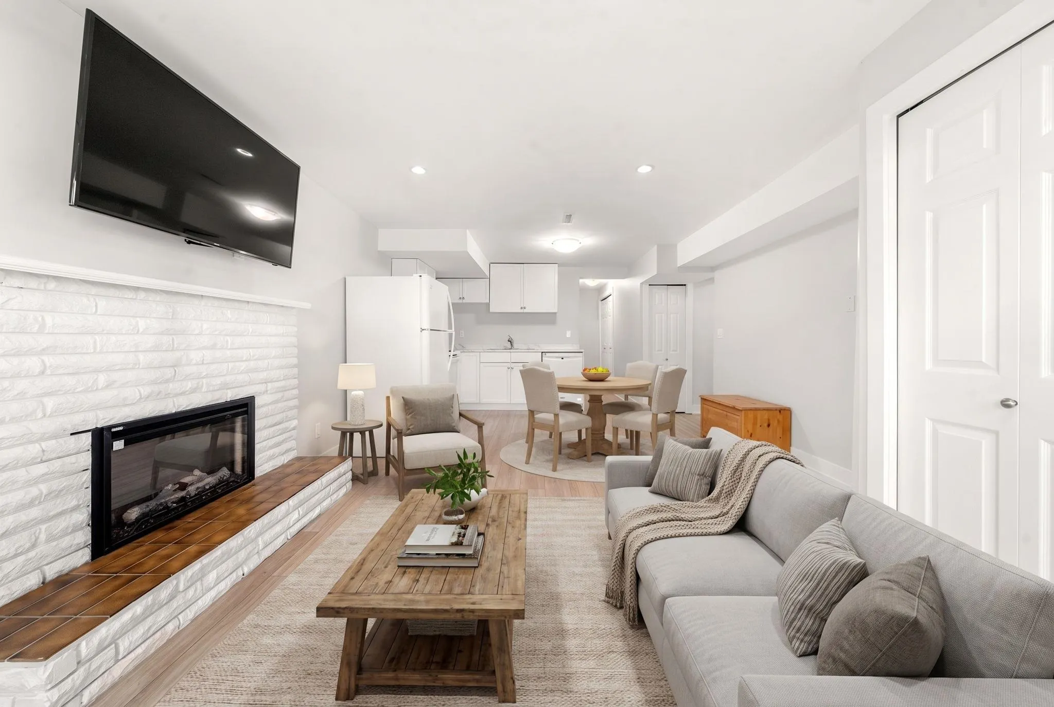 1147 Deep Cove Road