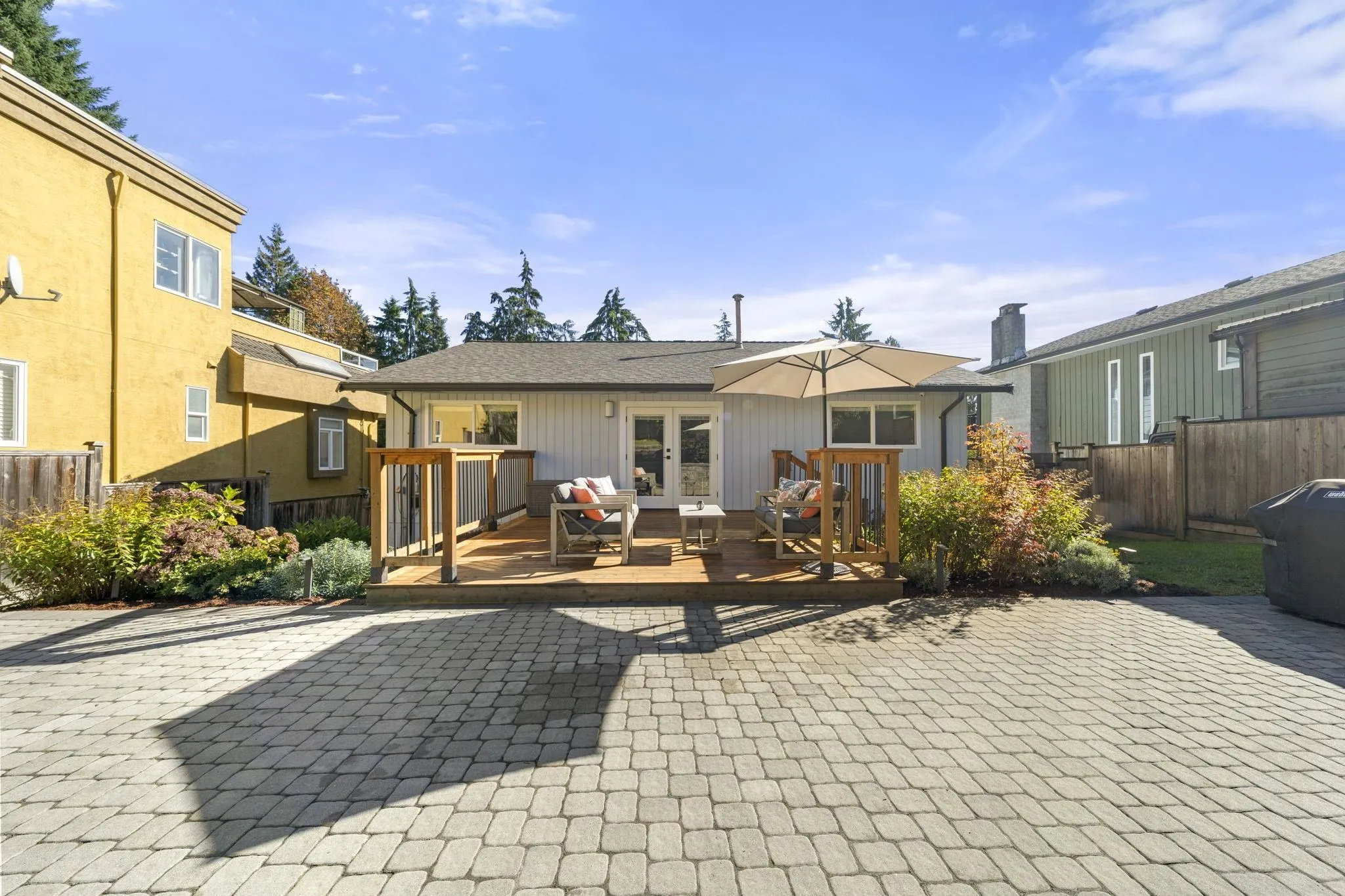 1147 Deep Cove Road