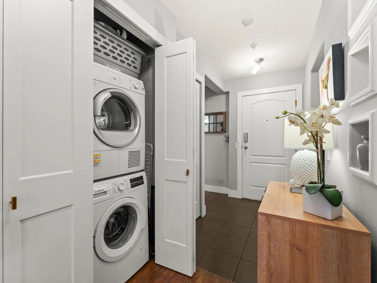 5900 Dover Crescent #117