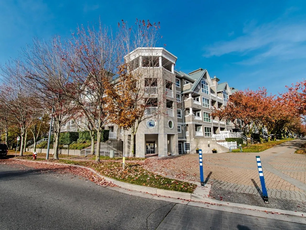 5900 Dover Crescent #117