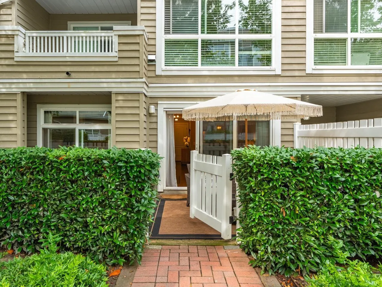 5900 Dover Crescent #117