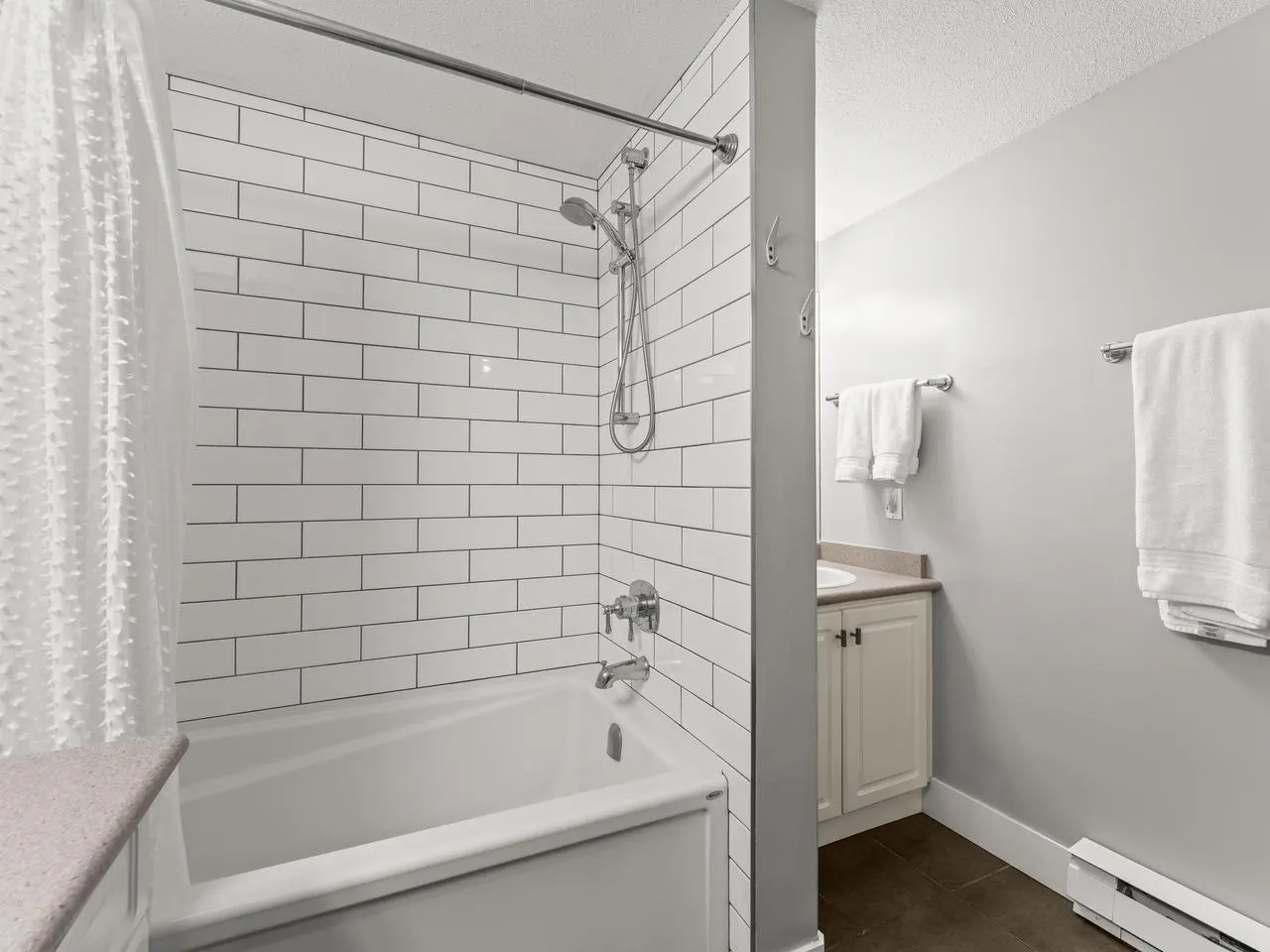 5900 Dover Crescent #117