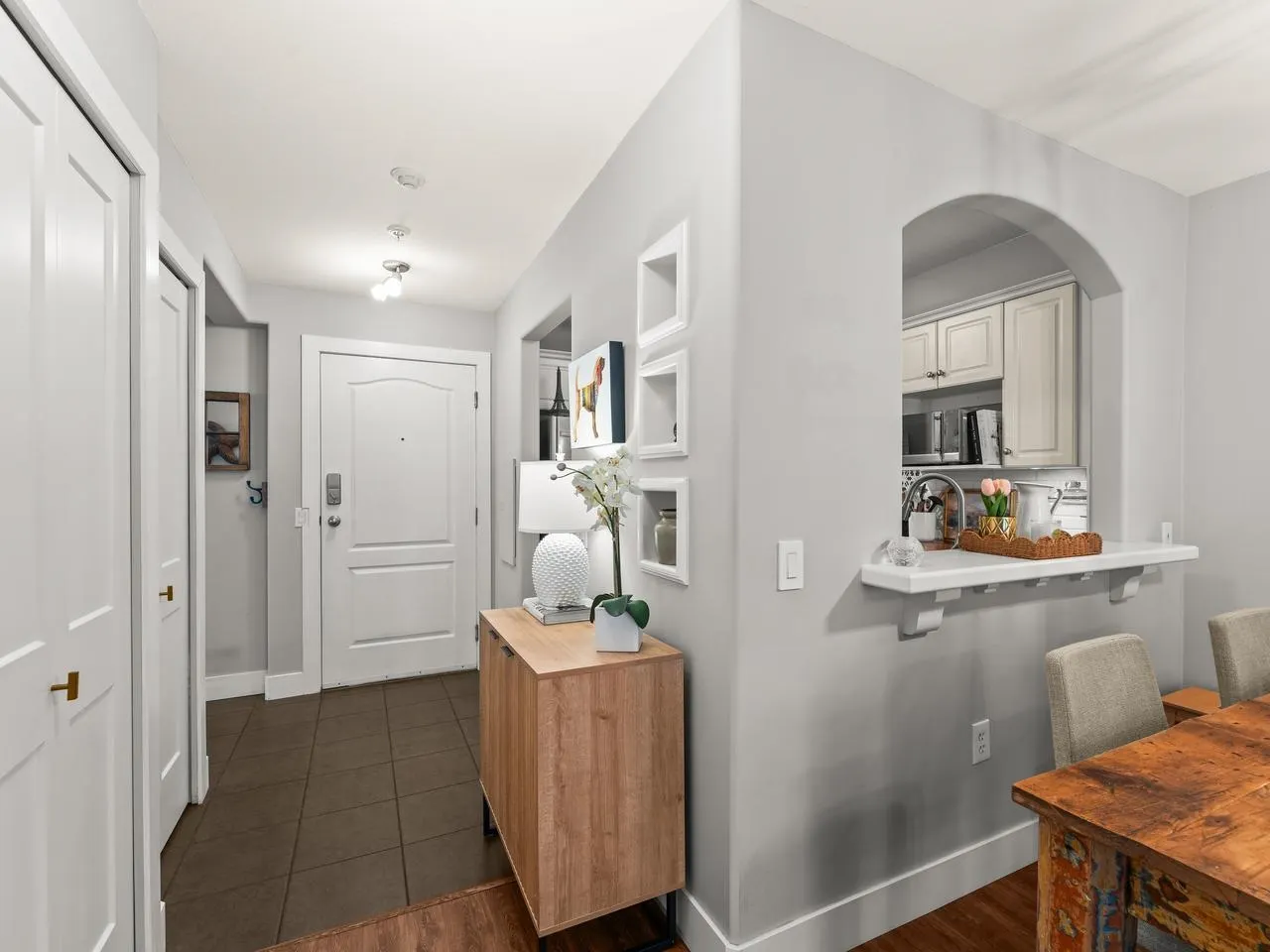 5900 Dover Crescent #117